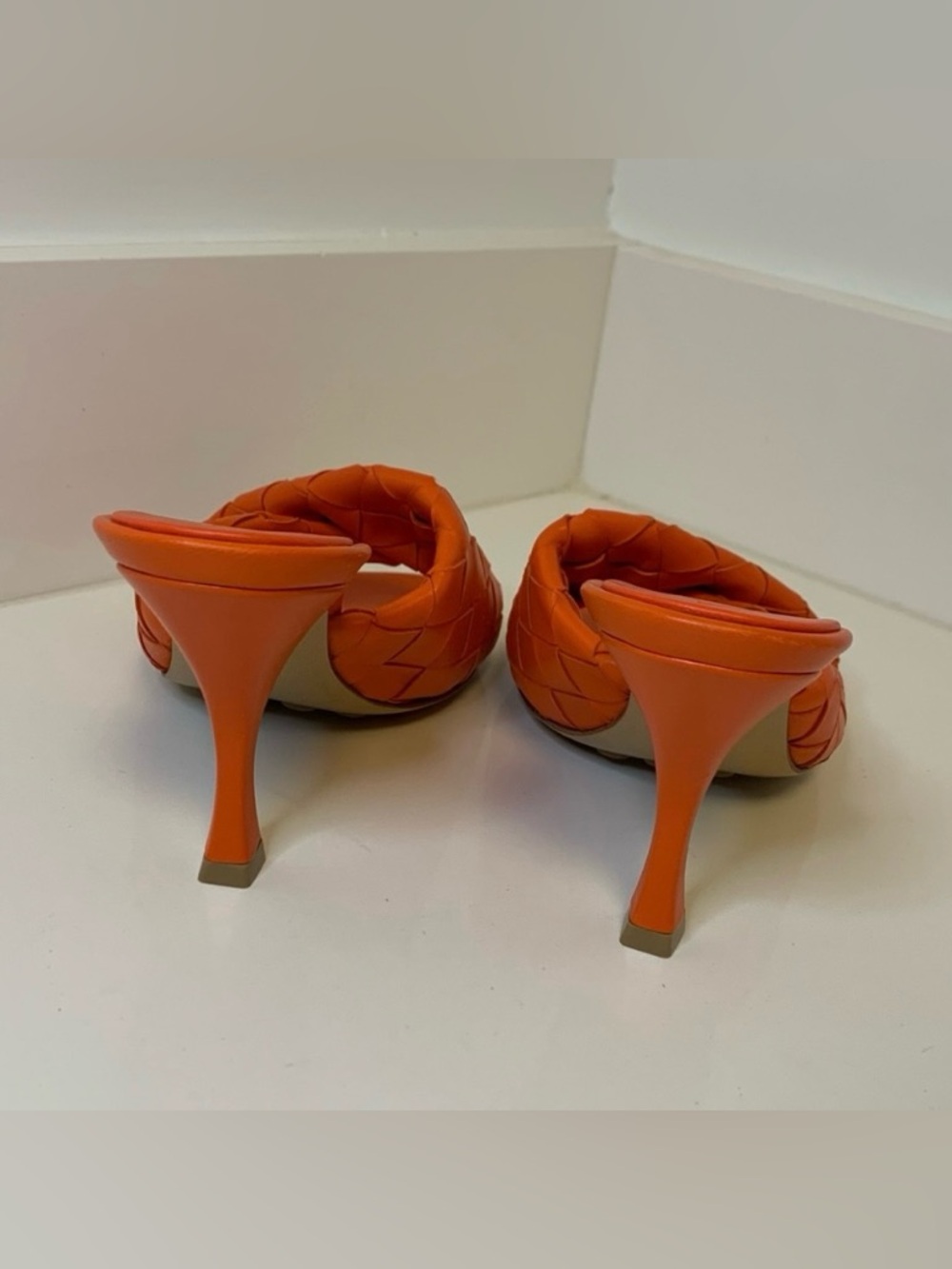Bottega Veneta Blink Woven Leather Mule Sandals Orange NWT Size 36 - Picture 5 of 10